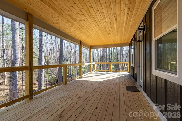 137 E Arbutus TRL, Hendersonville, NC 28792
