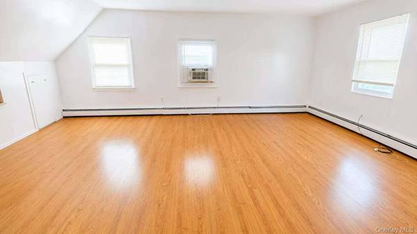326 Curtis AVE, Carle Place, NY 11514