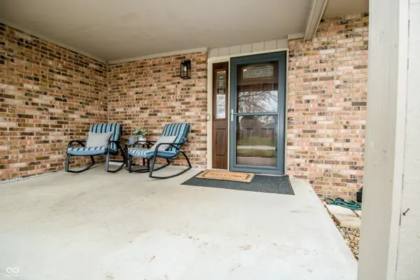 632 Ridgeview LN, Columbus, IN 47201