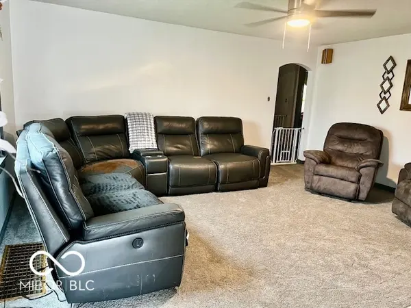 908 E 32nd ST, Anderson, IN 46016