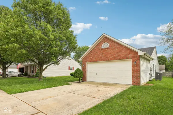 1093 Country Meadow CT, Franklin, IN 46131