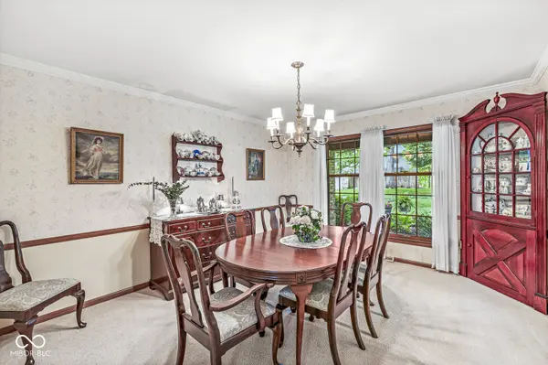 577 Century Oaks DR, Zionsville, IN 46077
