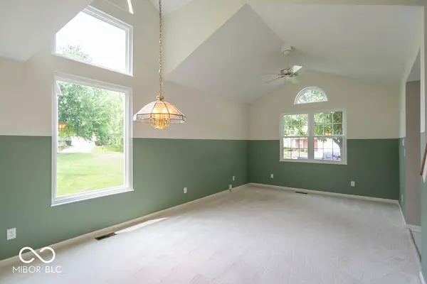 6937 Thousand Oaks DR, Indianapolis, IN 46214