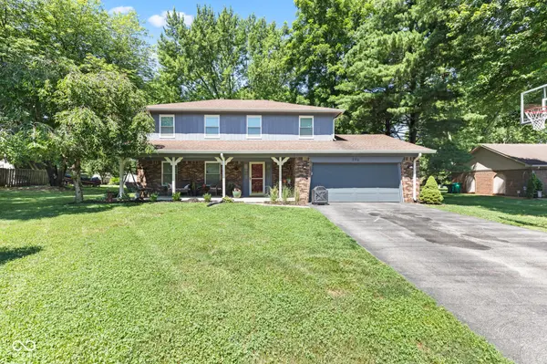296 Summit Ridge DR, Greenwood, IN 46142