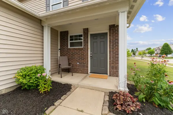 546 Greenwood Trace DR, Whiteland, IN 46184