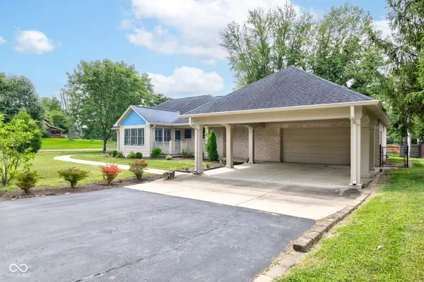 24 Victor DR, Mooresville, IN 46158
