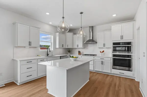 10575 Kingsview LN N, Maple Grove, MN 55369