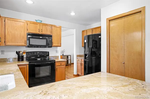 817 W Conifer CT, Louisville, CO 80027