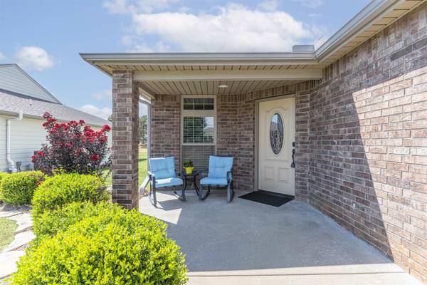 3607 Lakeshore Dr., Winfield, KS 67156