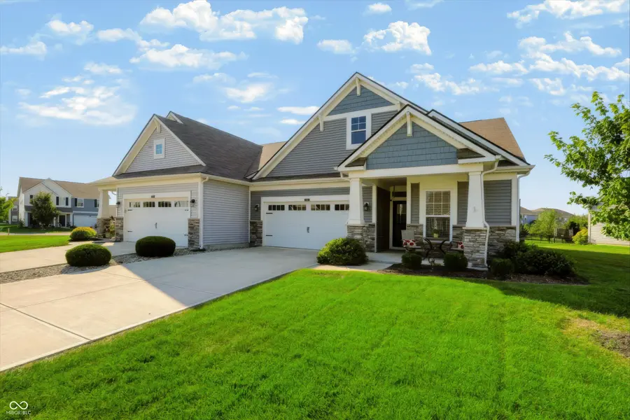 6641 Red Barn DR, Whitestown, IN 46075