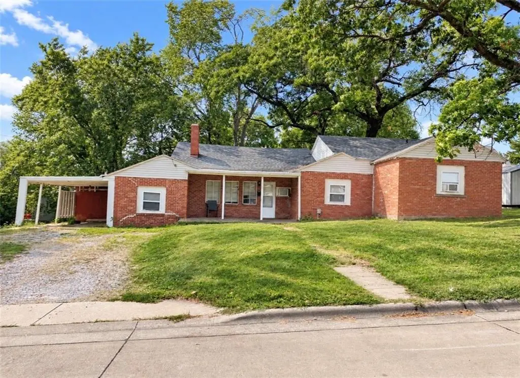 520 S Vine ST, Maryville, MO 64468