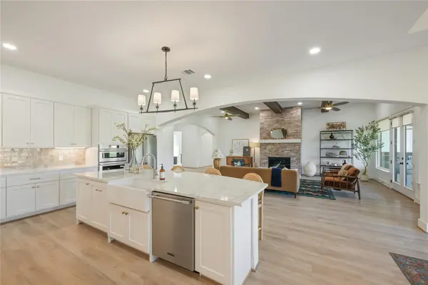 131 Hydrangea DR, Smithville, TX 78957