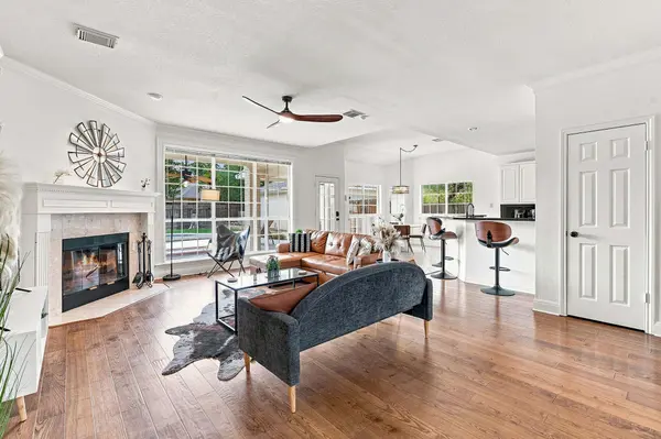 5204 Deerwood CT, Austin, TX 78730