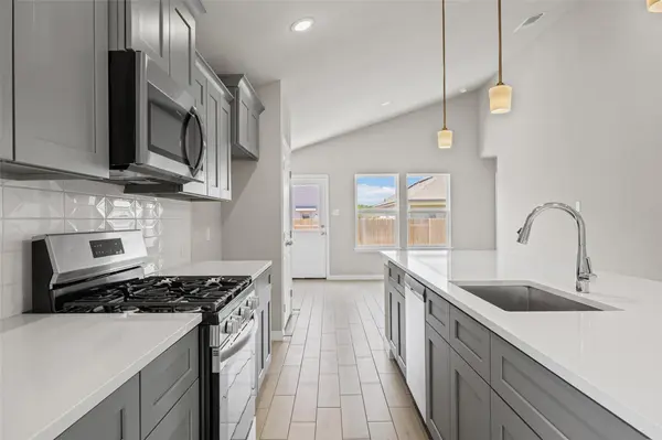 245 Ironshoe TRL, Liberty Hill, TX 78642
