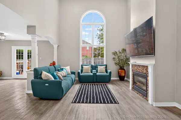 42 Blackfriar AVE, Whitby, ON L1M 1E4