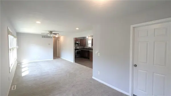 2201 NW Vesper ST, Blue Springs, MO 64015