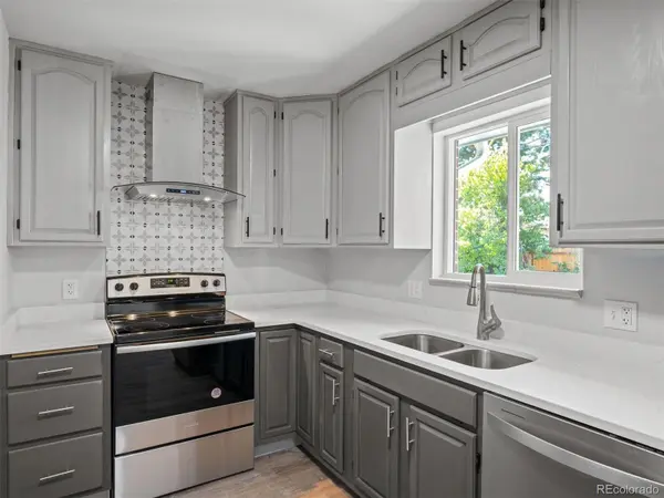 905 S Potomac WAY, Aurora, CO 80012