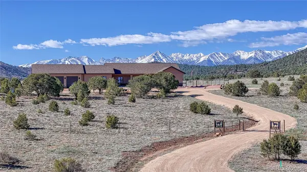 575 Round-up RD, Westcliffe, CO 81252
