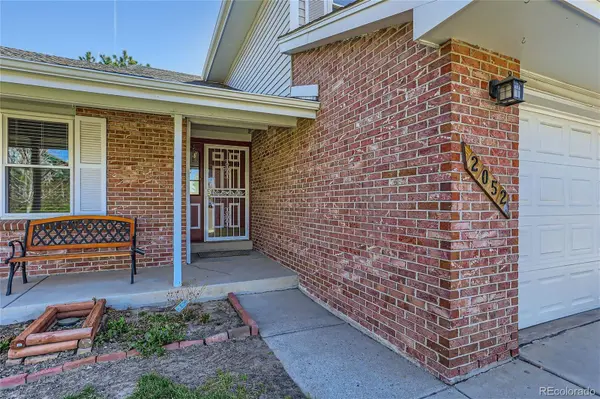 2052 S Oakland ST, Aurora, CO 80014