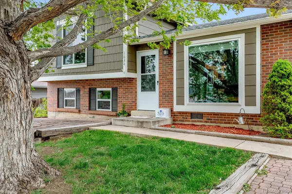 1634 S Flanders WAY, Aurora, CO 80017