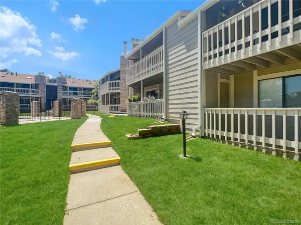 8225 Fairmount DR #206, Denver, CO 80247