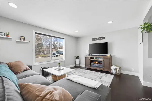 3023 S Ivory CT, Aurora, CO 80013