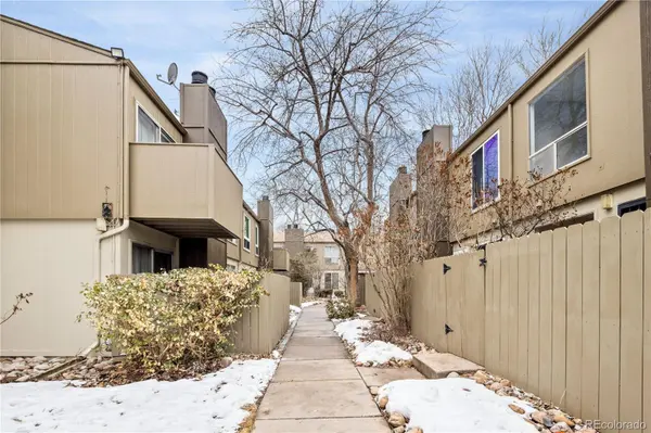 7373 W Florida AVE #8B, Lakewood, CO 80232
