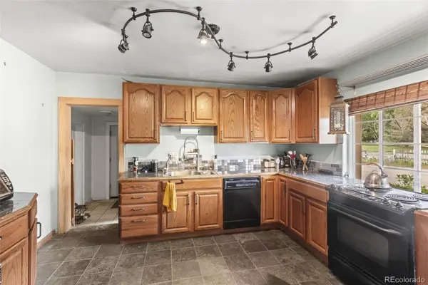 7180 W 1st AVE, Lakewood, CO 80226