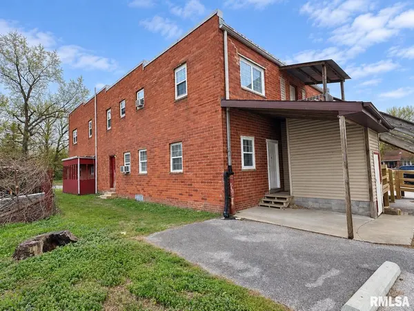 910 W SYCAMORE ST, Carbondale, IL 62901