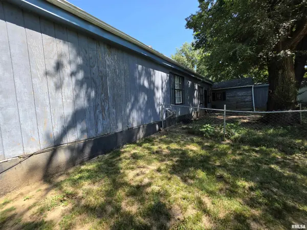 500 E MAIN ST, Bryant, IL 61519