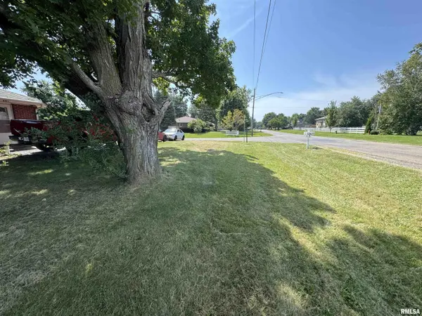 401 N KNOX ST, Elmwood, IL 61529