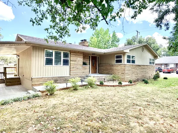1424 S Jefferson AVE, Aurora, MO 65605