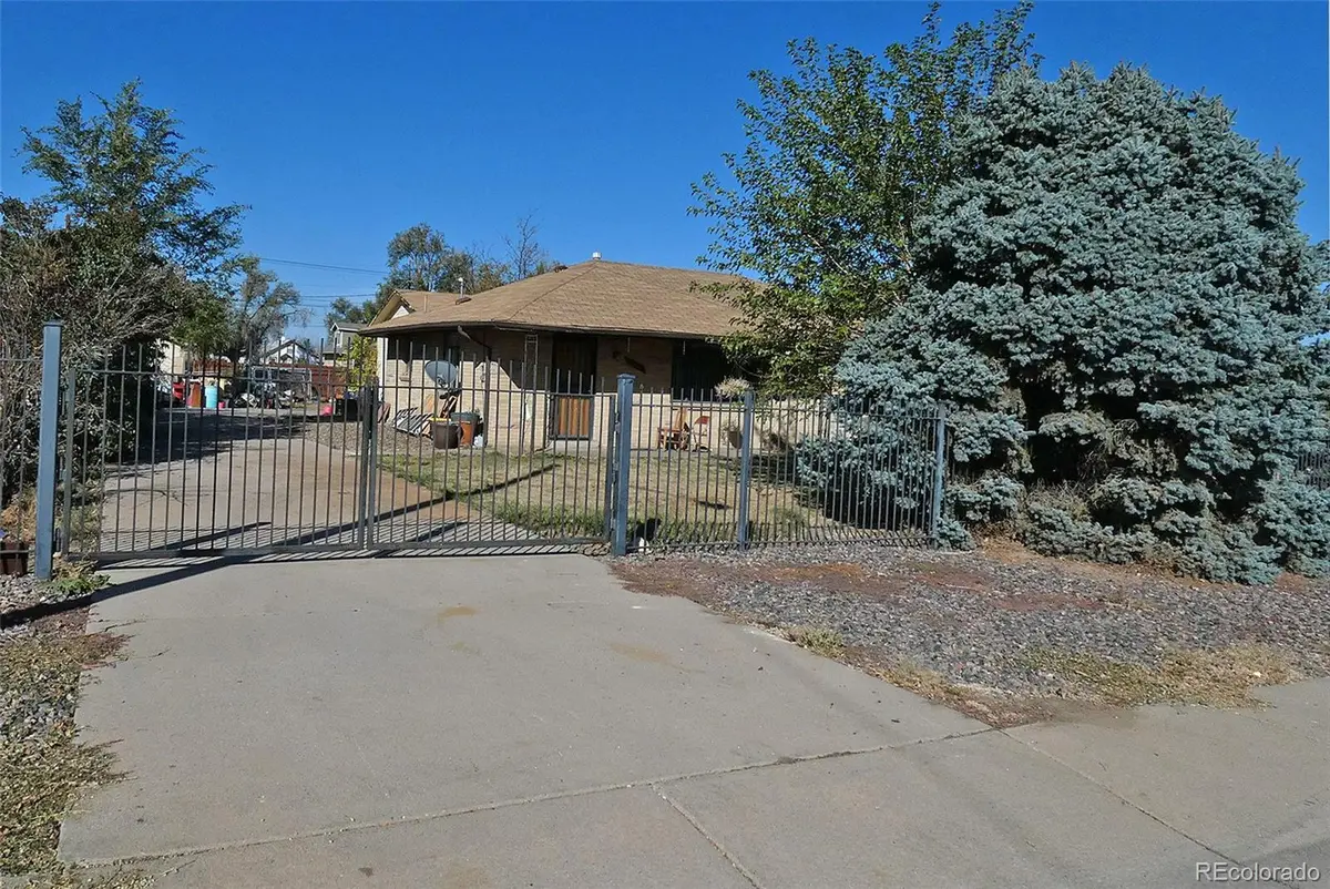 8287 Ivanhoe ST, Dupont, CO 80024