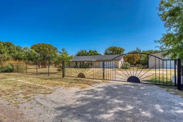 212 Deer DR, Sunrise Beach, TX 78643