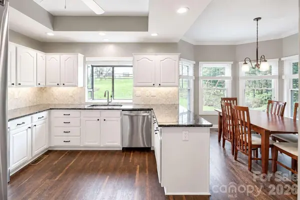 12512 Cliffcreek DR, Huntersville, NC 28078