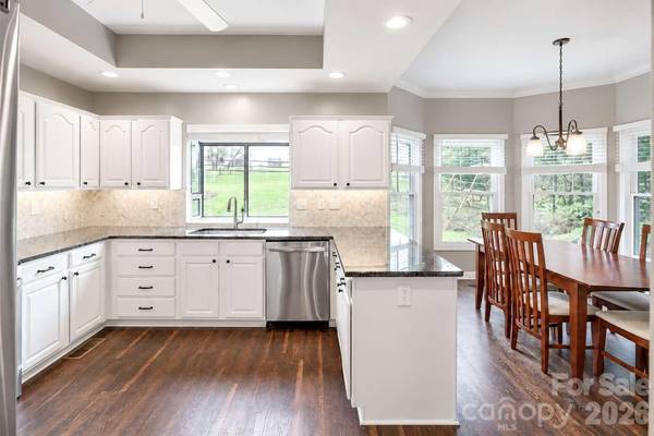 12512 Cliffcreek DR, Huntersville, NC 28078