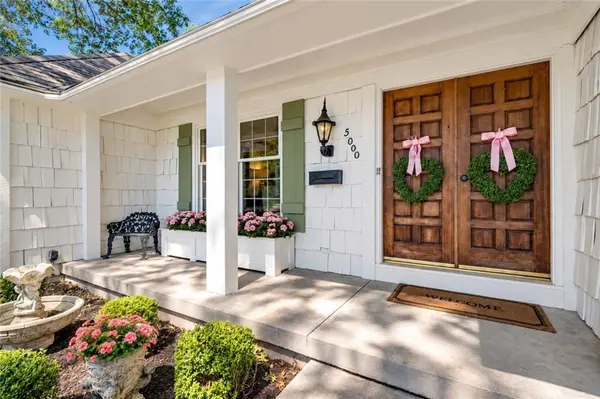 5000 W 97th TER, Overland Park, KS 66207