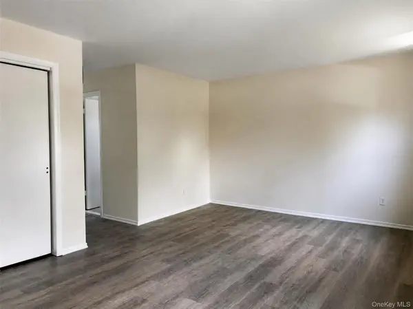 3B Park Manor CT, Glen Cove, NY 11542