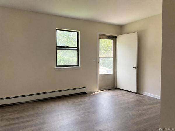 3B Park Manor CT, Glen Cove, NY 11542