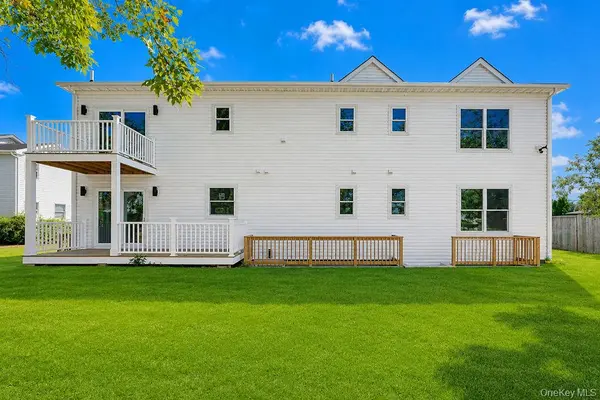 171 FERRARIS, Copiague, NY 11726