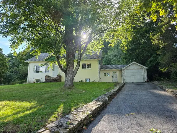 141 W Mombasha RD, Monroe, NY 10950