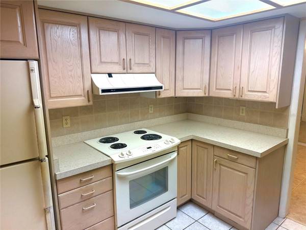 14245 93RD AVE, Seminole, FL, 33776 photo 9