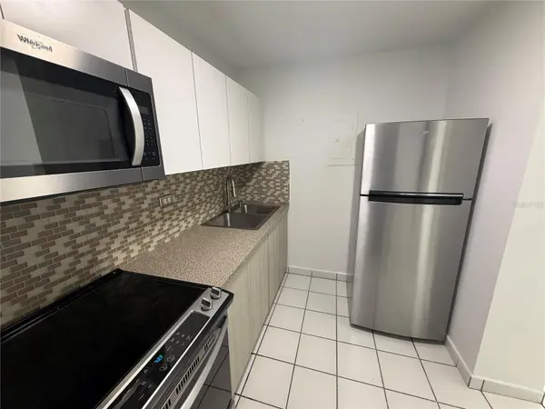 #4 AVE LAGUNA GARDEN, Carolina, PR 00979