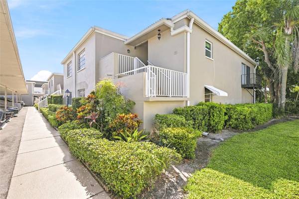 919 OSCEOLA RD #207, Belleair, FL 33756