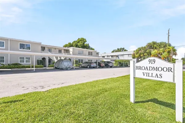 919 OSCEOLA RD #207, Belleair, FL 33756
