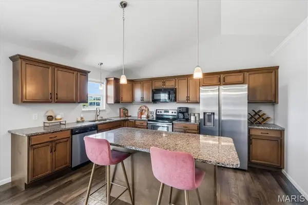 656 Lake Mead CT, Belleville, IL 62220