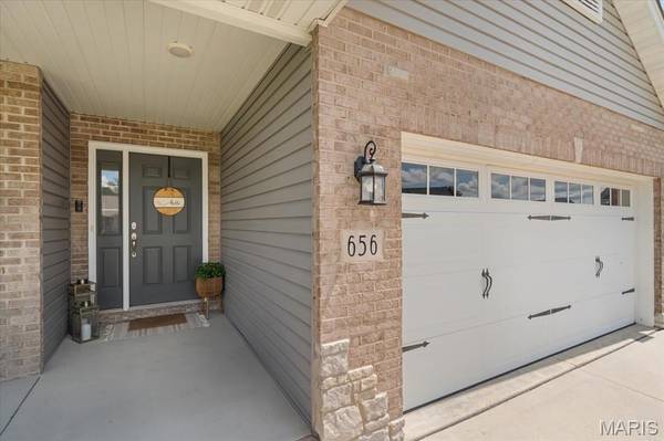 656 Lake Mead CT, Belleville, IL 62220