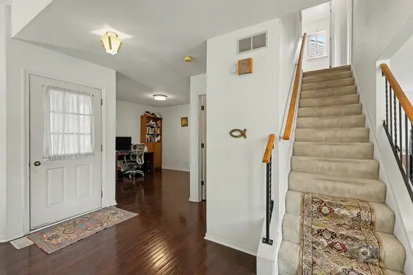 1841 Grosse Pointe CIR, Hanover Park, IL 60133