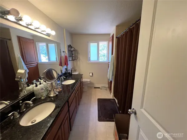 1822 N Bristol ST, Tacoma, WA 98406