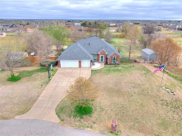 4949 Penn Place PL, Edmond, OK 73025